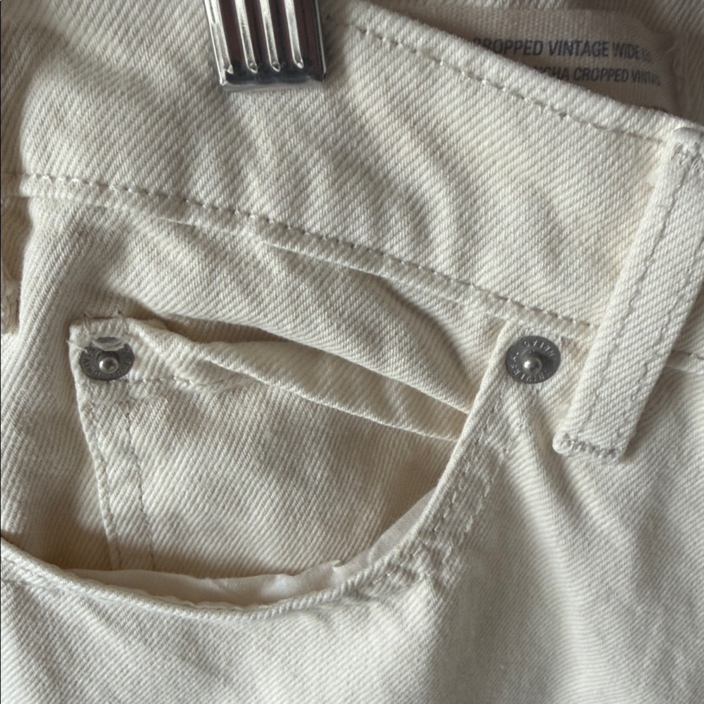Universal Thread Cream Wide Leg Crop Jeans - Picture 3 of 8